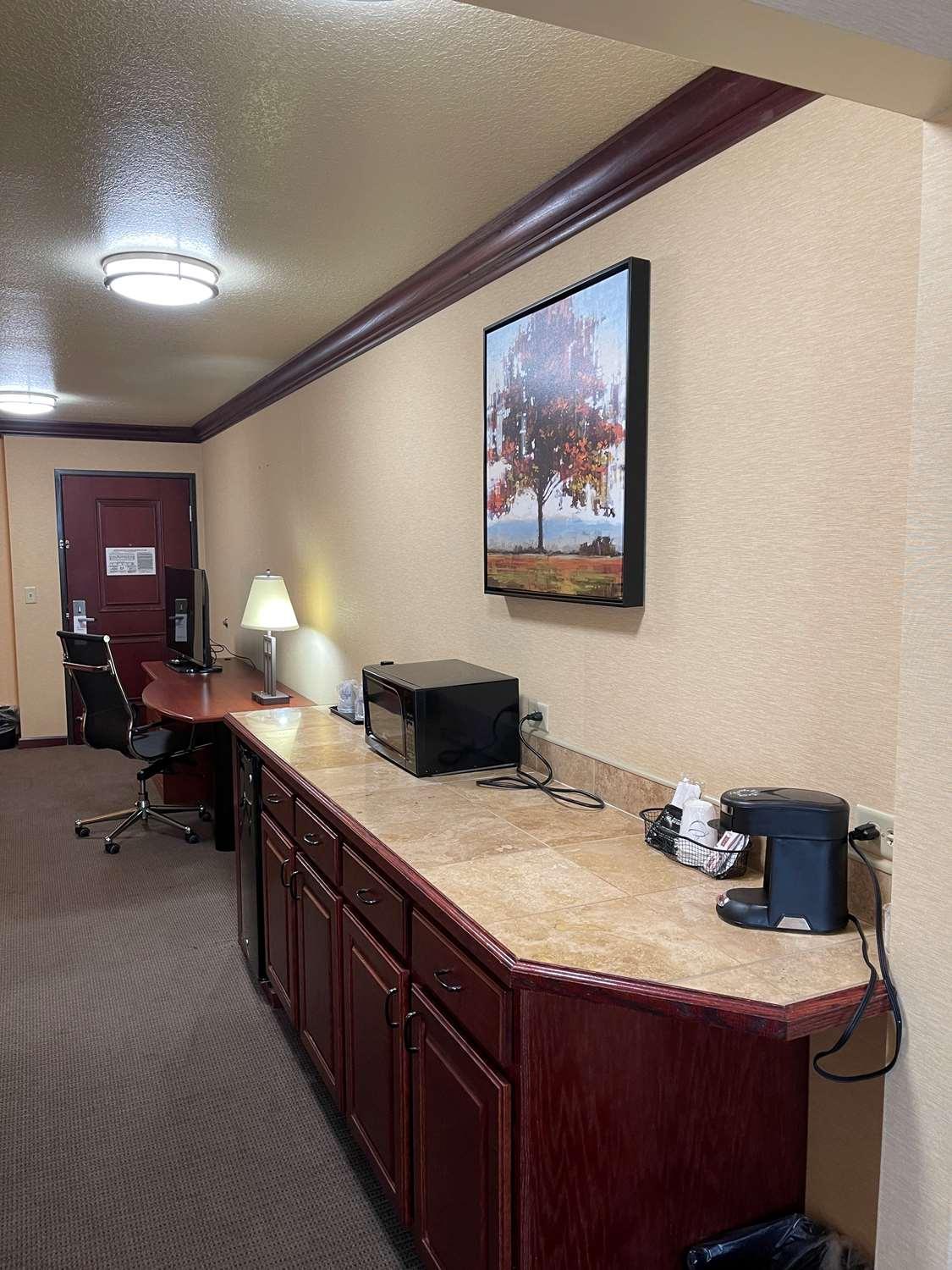 Best Western Coffeyville Central Business District Inn And Suites 외부 사진